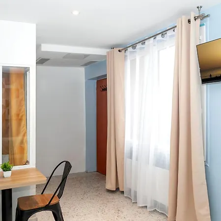 Apartment Nets - Buttes Chaumont *
