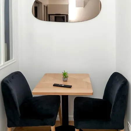 Nets - Buttes Chaumont Apartment