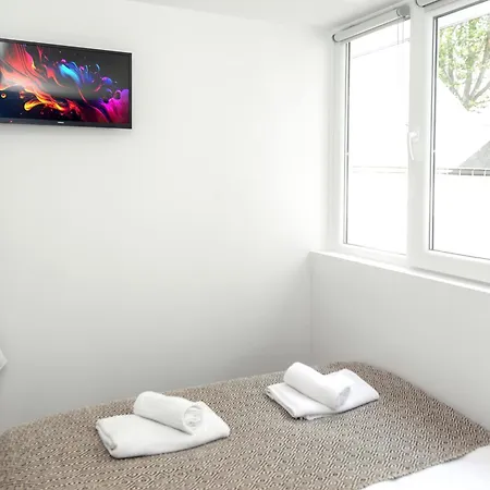 Apartment Nets - Buttes Chaumont Paris