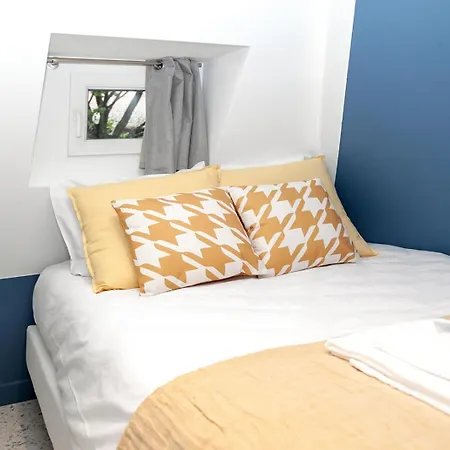 Apartment Nets - Buttes Chaumont *