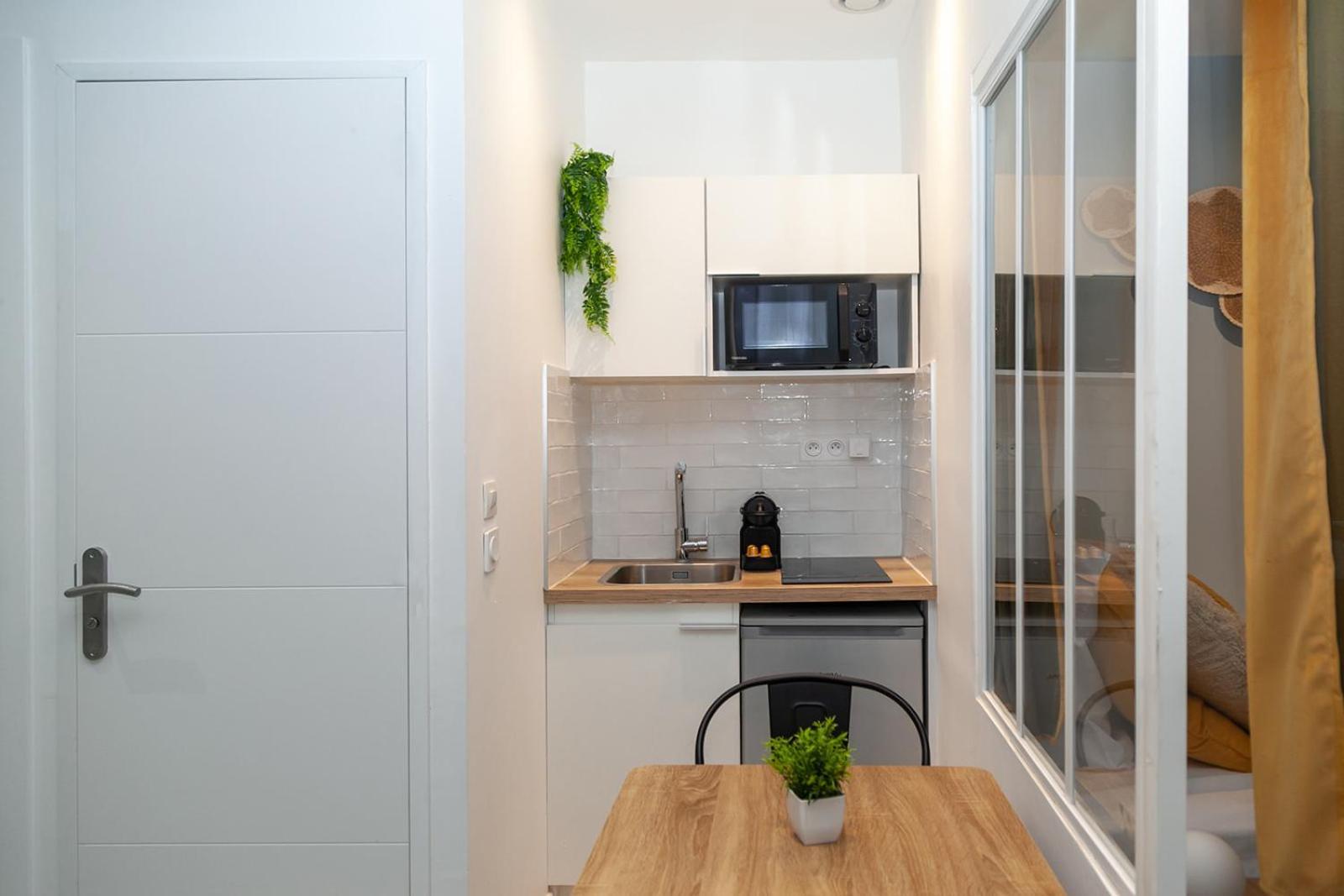 Apartment Nets - Buttes Chaumont *