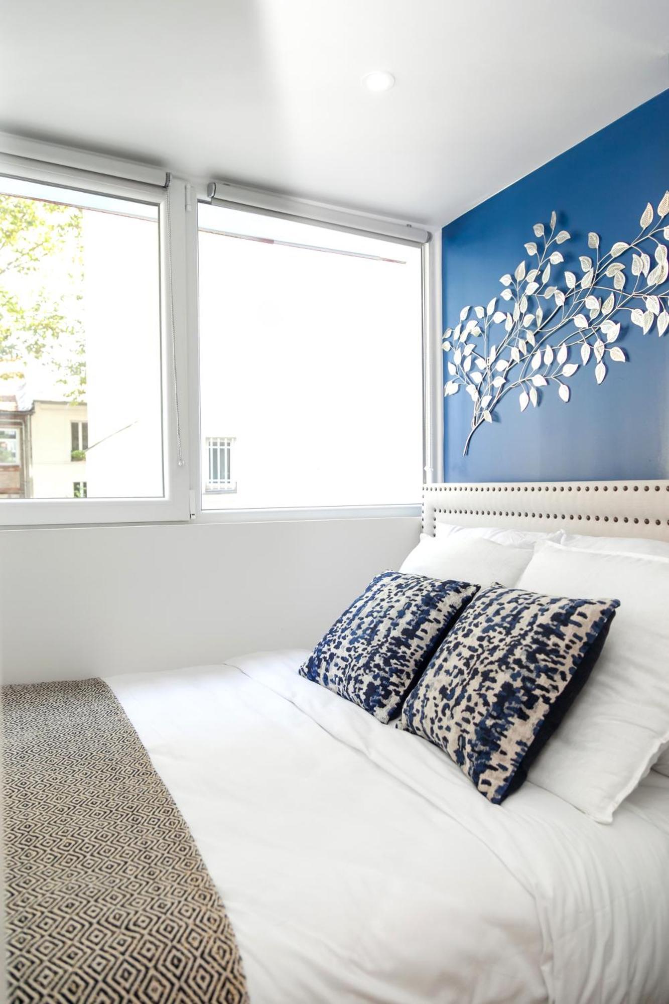 Apartment Nets - Buttes Chaumont