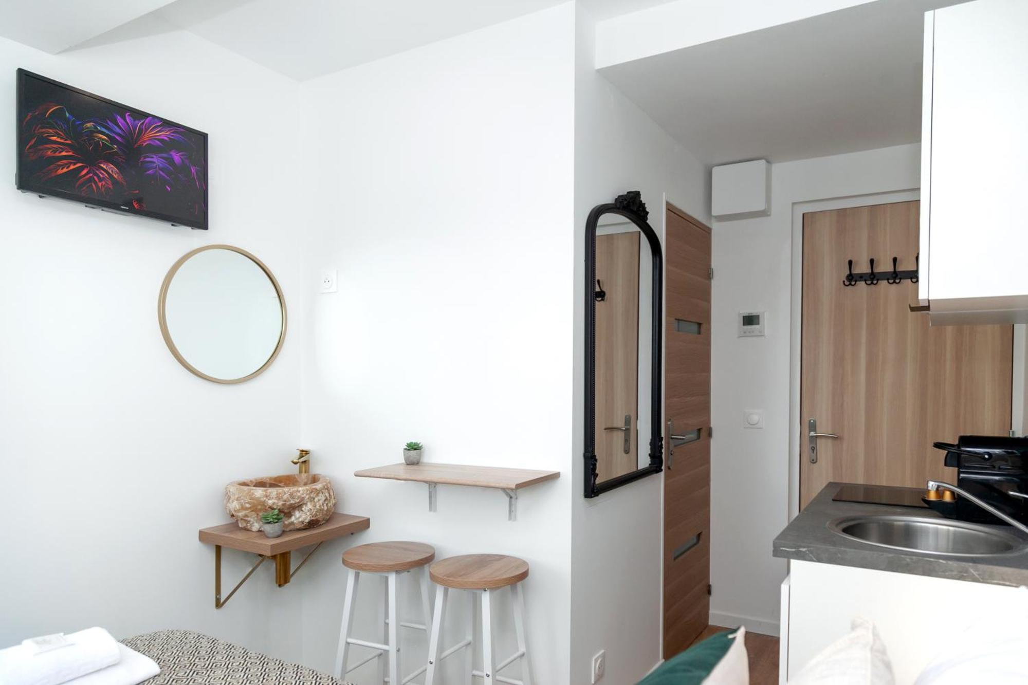 Apartment Nets - Buttes Chaumont