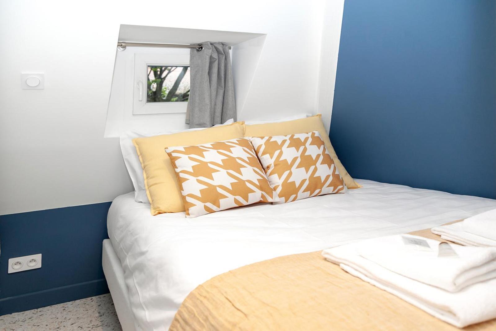 Apartment Nets - Buttes Chaumont *