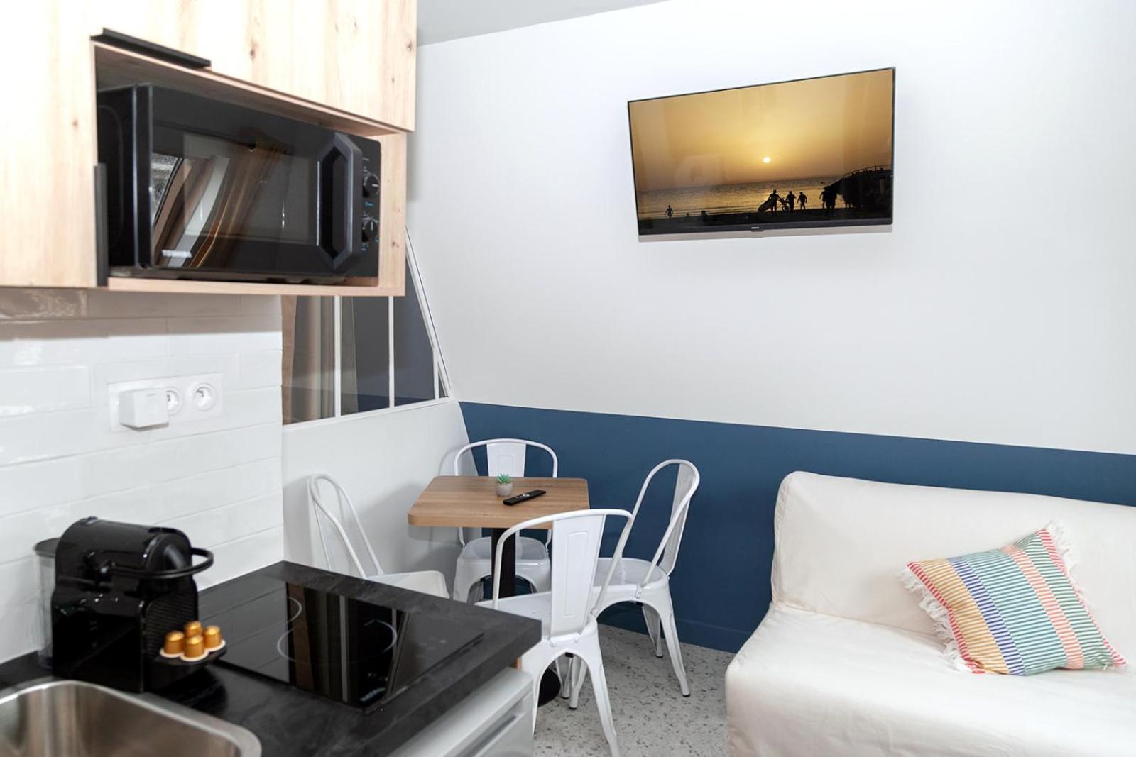 Apartment Nets - Buttes Chaumont *